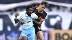 Amuzu, atacante do Grêmio em partida pelo campeonato brasileiro (Foto: Mauro Horita/Getty Images)