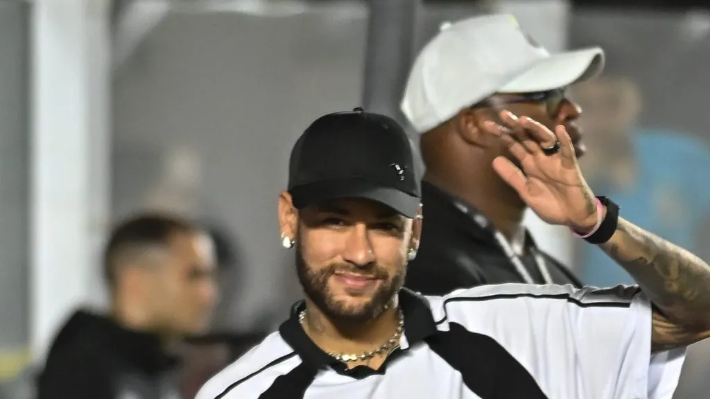 Foto: Jota Erre/AGIF – Ney Jr. é dúvida para o clássico deste meio de semana.