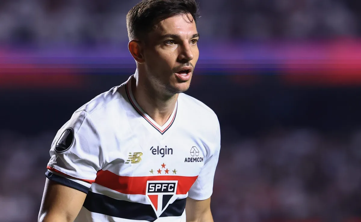 Cédric desperta interesse em Portugal, mas quer seguir no São Paulo