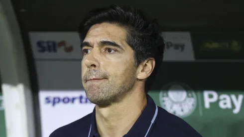 Abel Ferreira, técnico do Palmeiras em partida pelo campeonato brasileiro (Foto: Alexandre Schneider/Getty Images)