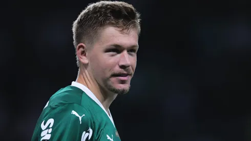 Zagueiro vive momento positivo no Alviverde