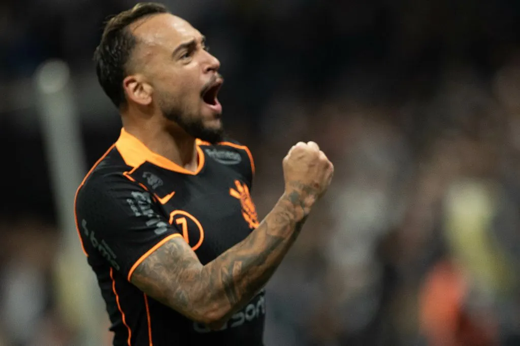 Maycon jogador do Corinthians comemora seu gol durante partida contra o Atletico-MG – Foto: Joisel Amaral/AGIF