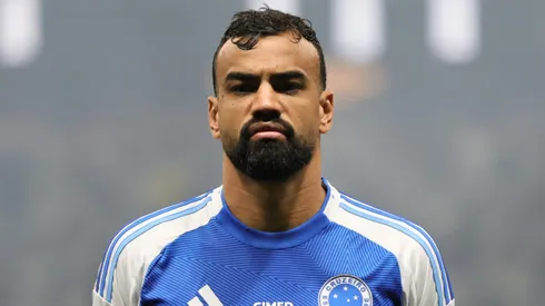 Zagueiro cumpriu suspensão na última rodada