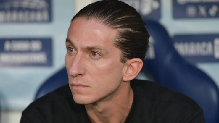 Filipe Luís acredita no São Paulo "mais confortável" na Vila contra o Flamengo.