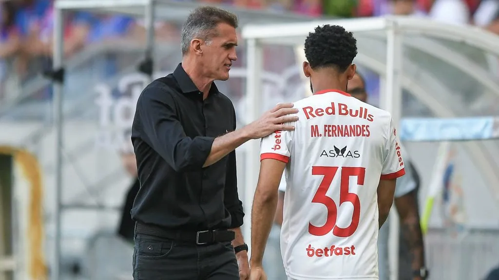 Matheus Fernandes está fora da partida por suspensão - Foto: Jhony Pinho/AGIF.