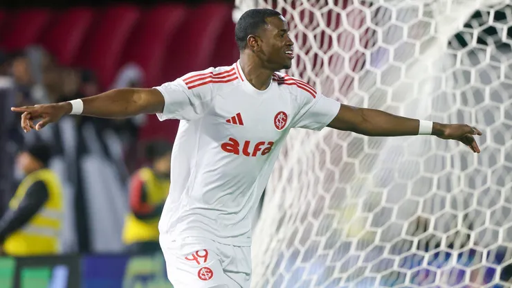 Ricardo Mathias deve substituir Borré contra o Vitória