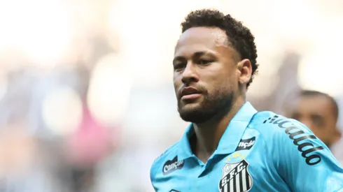 Neymar durante partida contra o Atlético-MG.