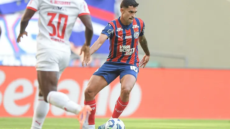 BA - SALVADOR - 02/11/2025 - BRASILEIRO A 2025, BAHIA X BRAGANTINO -Rodrigo Nestor jogador do Bahia durante partida contra o Bragantino no estadio Arena Fonte Nova pelo campeonato Brasileiro A 2025. Foto: Jhony Pinho/AGIF