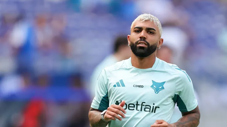 MG - BELO HORIZONTE - 01/11/2025 - BRASILEIRO A 2025, CRUZEIRO X VITORIA - Gabriel Barbosa Gabigol jogador do Cruzeiro durante aquecimento antes da partida contra o Vitoria no estadio Mineirao pelo campeonato Brasileiro A 2025. Foto: Gilson Lobo/AGIF