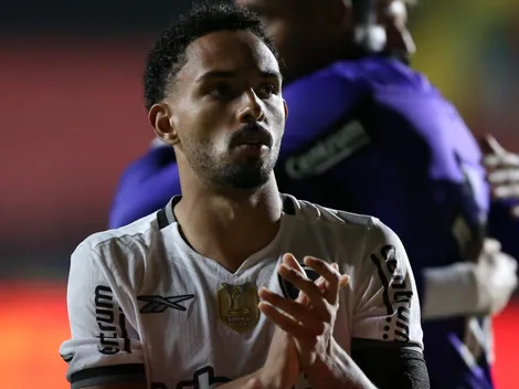 Vitinho descarta deixar o Botafogo e revela foco em vaga na Libertadores 2026