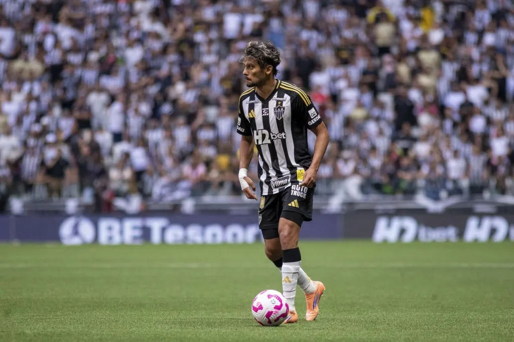 Gustavo Scarpa volta ao time depois de cumprir suspensão (Foto: Fernando Moreno/AGIF)
