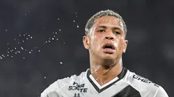 Barros durante clássico contra o Flamengo.