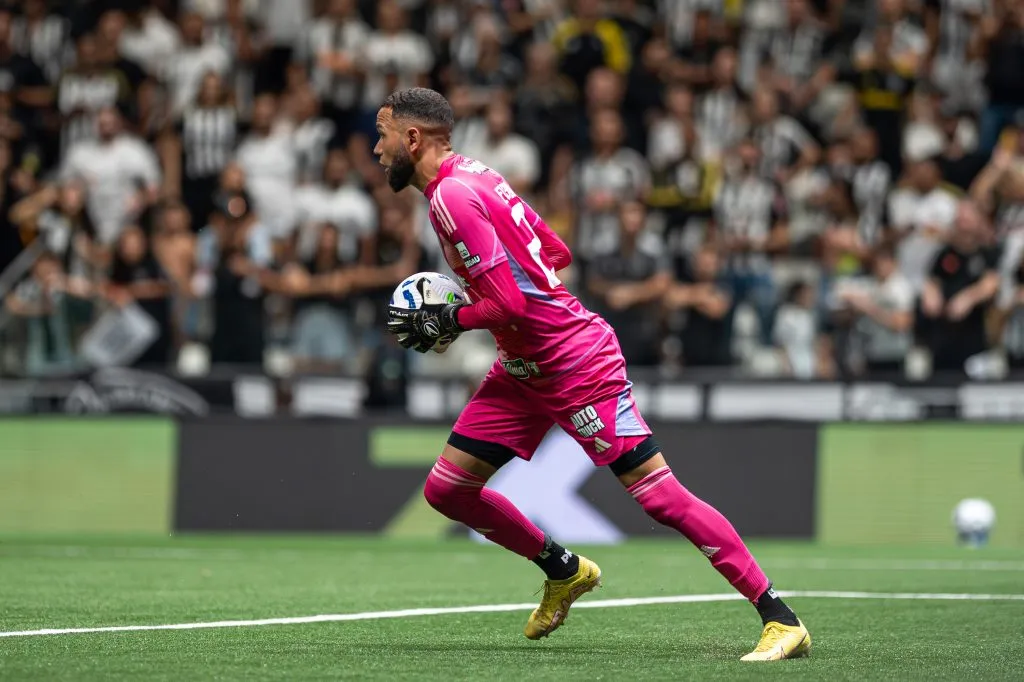 Everson durante partida pelo Atlético-MG no Brasileirão. Foto: Alessandra Torres/AGIF
