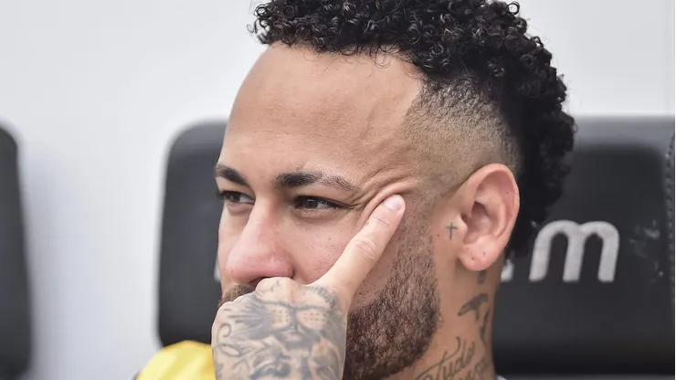 Neymar, atacante do Santos em partida pelo campeonato brasileiro (Foto: Mauro Horita/Getty Images)