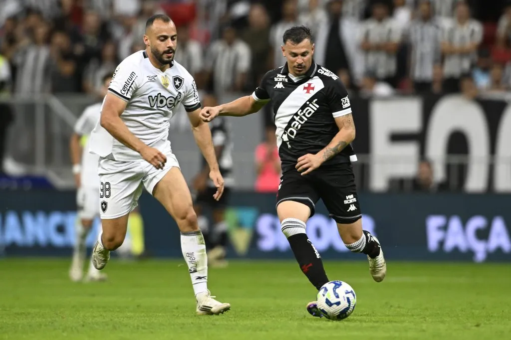 Botafogo venceu o Vasco no 1º turno do Brasileirão, na estreia de Davide Ancelotti. Foto: Mateus Bonomi/AGIF