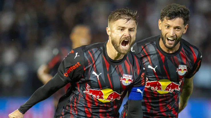 Eduardo Sasha comemorando gol do Bragantino contra o Corinthians. Foto: Anderson Romão/AGIF