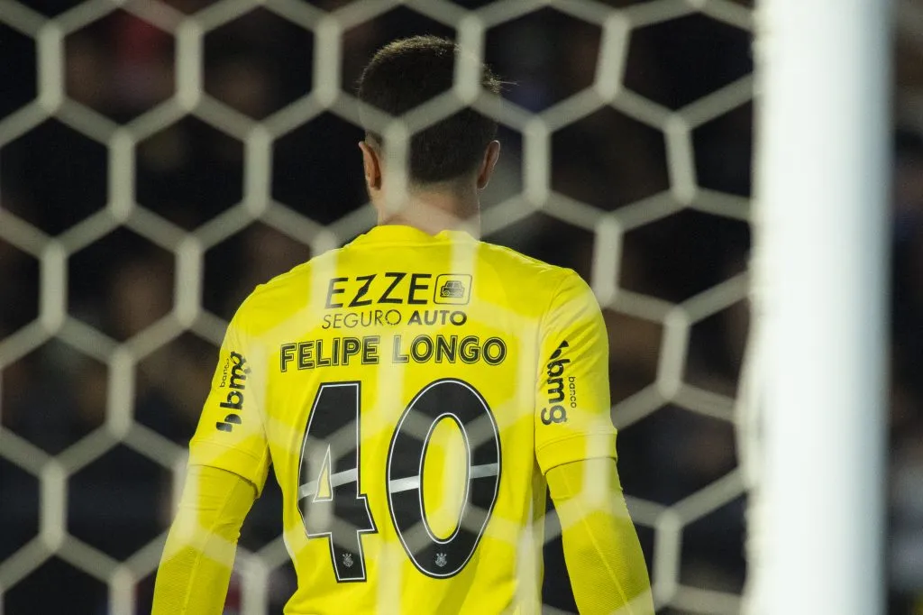 Felipe Longo jogador do Corinthians durante partida contra o Bragantino – Foto: Anderson Romao/AGIF