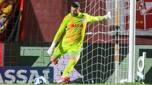 Ivan fez o possível, mas não evitou a derrota do Internacional em Salvador