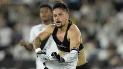 Artur, atacante do Botafogo em partida pelo campeonato brasileiro (Foto: Dhavid Normando/Getty Images)