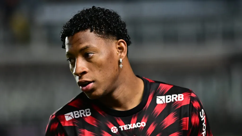 Expulsão de Gonzalo Plata aos 21 minutos do 2º tempo complicou demais a vida do Flamengo – Foto: Jota Erre/AGIF