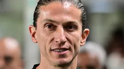 Filipe Luís durante partida na Vila Belmiro