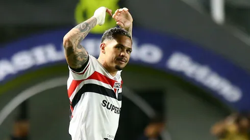 Luciano amplia marca e faz do Flamengo sua maior vítima com a camisa do São Paulo — Foto Mauricio De SouzaAGIF