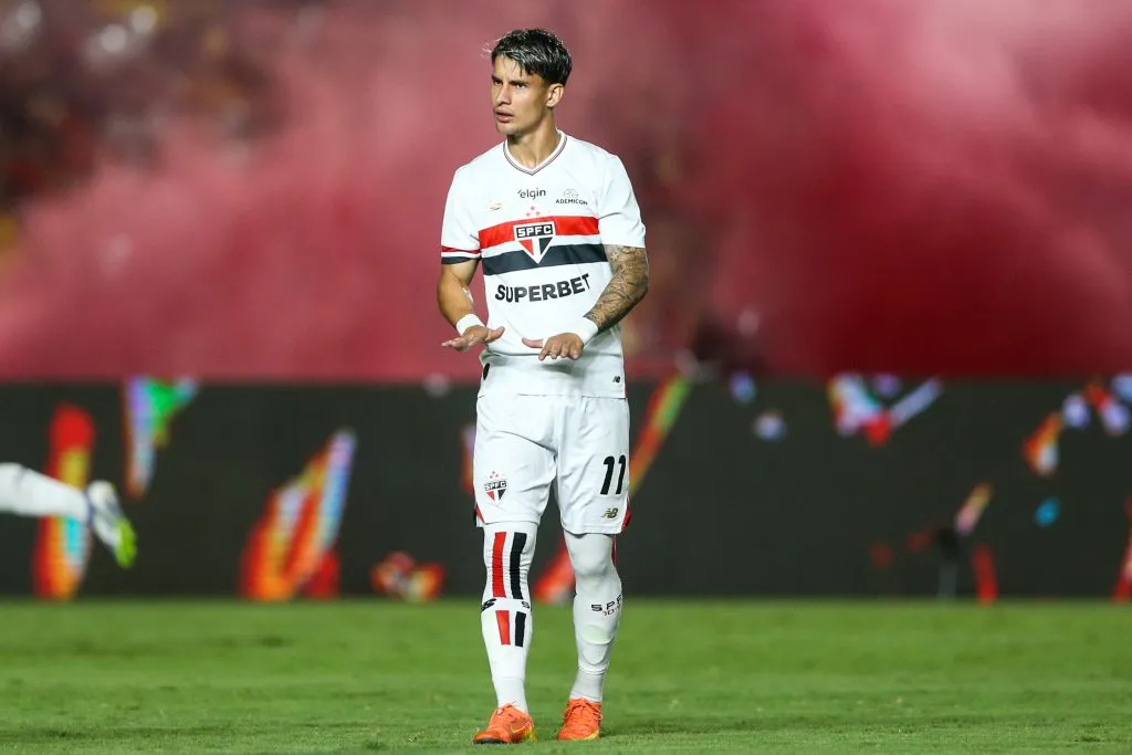 Ferreirinha jogador do Sao Paulo durante a partida entre Sport e Sao Paulo na Ilha do Retiro em Recife (PE), pelo Campeonato Brasileiro da Serie A 2025. Foto: Marlon Costa/AGIF