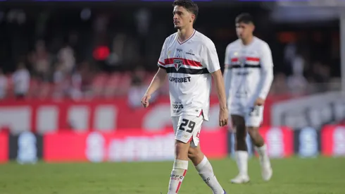 SP - SAO PAULO - 05/10/2025 - BRASILEIRO A 2025, SAO PAULO X PALMEIRAS - Pablo Maia jogador do Sao Paulo durante partida contra o Palmeiras no estadio Morumbi pelo campeonato Brasileiro A 2025. Foto: Ettore Chiereguini/AGIF