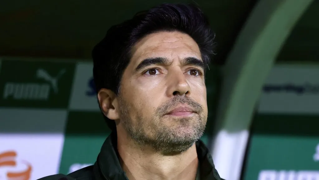 Foto: Marcello Zambrana/AGIF – Abel Ferreira muda escalação alviverde no clássico.
