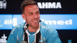 Arthur, do Grêmio, enaltece Cássio após vitória do Cruzeiro