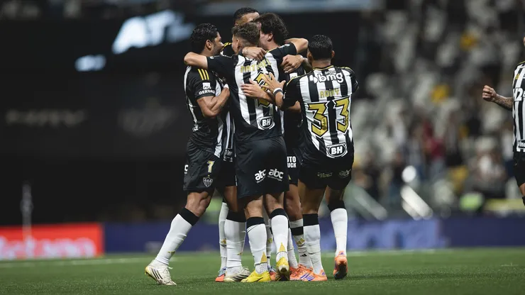 Jogadores do Atlético comemoram os três pontos sobre o Bahia: com a vitória, Galo chegou aos 40 pontos