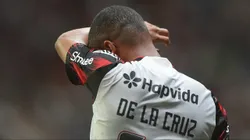 BA - SALVADOR - 05/10/2025 - BRASILEIRO A 2025, BAHIA X FLAMENGO - Nico De La Cruz jogador do Flamengo lamenta durante partida contra o Bahia no estadio Fonte Nova pelo campeonato Brasileiro A 2025. Foto: Jhony Pinho/AGIF