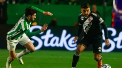 RS - CAXIAS DO SUL - 20/08/2025 - BRASILEIRO A 2025, JUVENTUDE X VASCO - Gabriel Taliari jogador do Juventude disputa lance com Victor Luis jogador do Vasco durante partida no estadio Alfredo Jaconi pelo campeonato Brasileiro A 2025. Foto: Luiz Erbes/AGIF