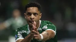 SP - SAO PAULO - 06/11/2025 - BRASILEIRO A 2025, PALMEIRAS X SANTOS - Vitor Roque jogador do Palmeiras comemora seu gol durante partida contra o Santos no estadio Arena Allianz Parque pelo campeonato Brasileiro A 2025. Foto: Anderson Romao/AGIF