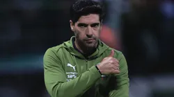 Abel Ferreira técnico do Palmeiras na beira do campo durante partida