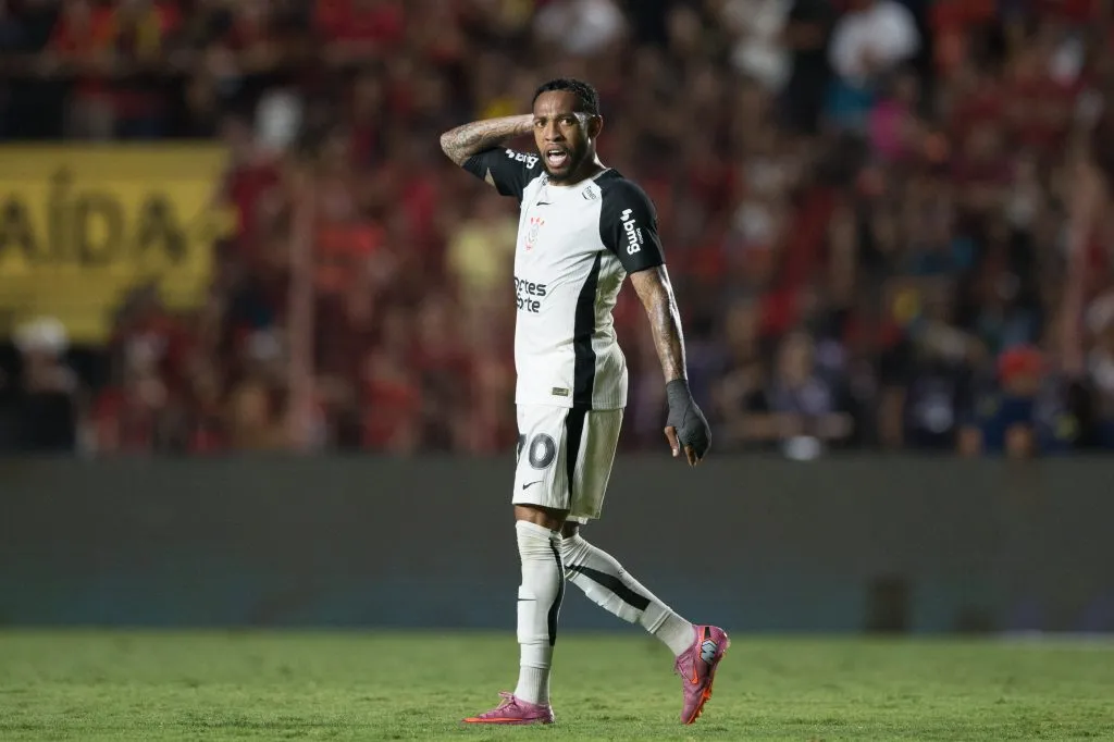 José Martinez jogador do Corinthians durante a partida contra o Sport na Ilha do Retiro em Recife (PE), pelo Campeonato Brasileiro A 2025. Foto: Marlon Costa/AGIF