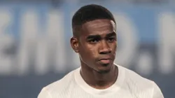 Félix Torres durante partida pelo Timão.