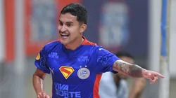 BA - SALVADOR - 19/10/2025 - BRASILEIRO A 2025, BAHIA X GREMIO - Rodrigo Nestor jogador do Bahia comemora seu gol durante partida contra o Gremio no estadio Arena Fonte Nova pelo campeonato Brasileiro A 2025. Foto: Jhony Pinho/AGIF