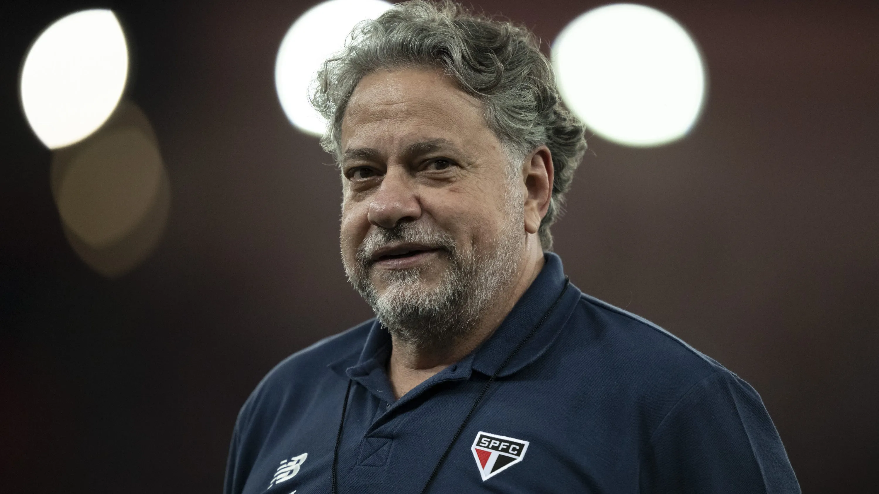 RJ – RIO DE JANEIRO – 17/04/2024 – BRASILEIRO A 2024, FLAMENGO X SAO PAULO – Julio Casares presidente do Sao Paulo antes da partida contra o Flamengo no estadio Maracana pelo campeonato Brasileiro A 2024.  Foto: Jorge Rodrigues/AGIF