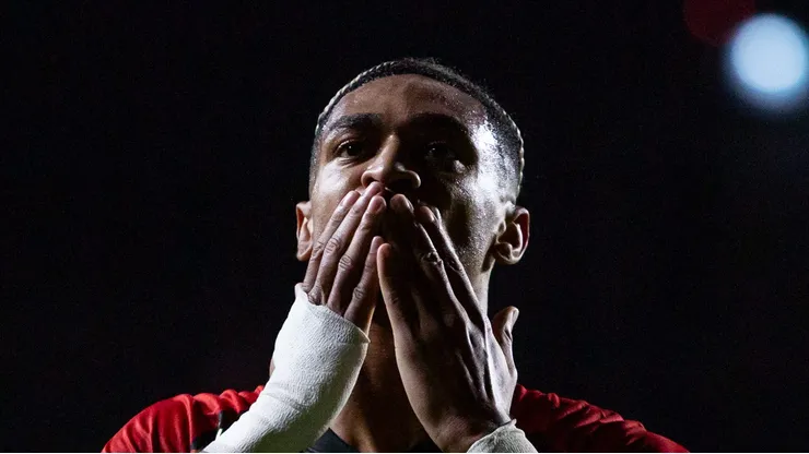 Lacerda comemorando gol pelo Sport.
