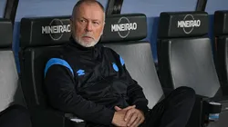 BELO HORIZONTE, BRAZIL - JULY 13: Mano Menezes head coach of Gremio before a match between Cruzeiro and Gremio as part of Brasileirao 2025 at Mineirão Stadium on July 13, 2025 in Belo Horizonte, Brazil. (Photo by Pedro Vilela/Getty Images)