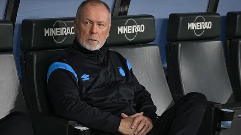 BELO HORIZONTE, BRAZIL - JULY 13: Mano Menezes head coach of Gremio before a match between Cruzeiro and Gremio as part of Brasileirao 2025 at Mineirão Stadium on July 13, 2025 in Belo Horizonte, Brazil. (Photo by Pedro Vilela/Getty Images)