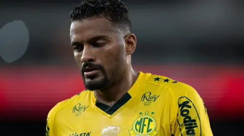 Lateral deu a sua opinião - Foto: Jorge Rodrigues/AGIF.