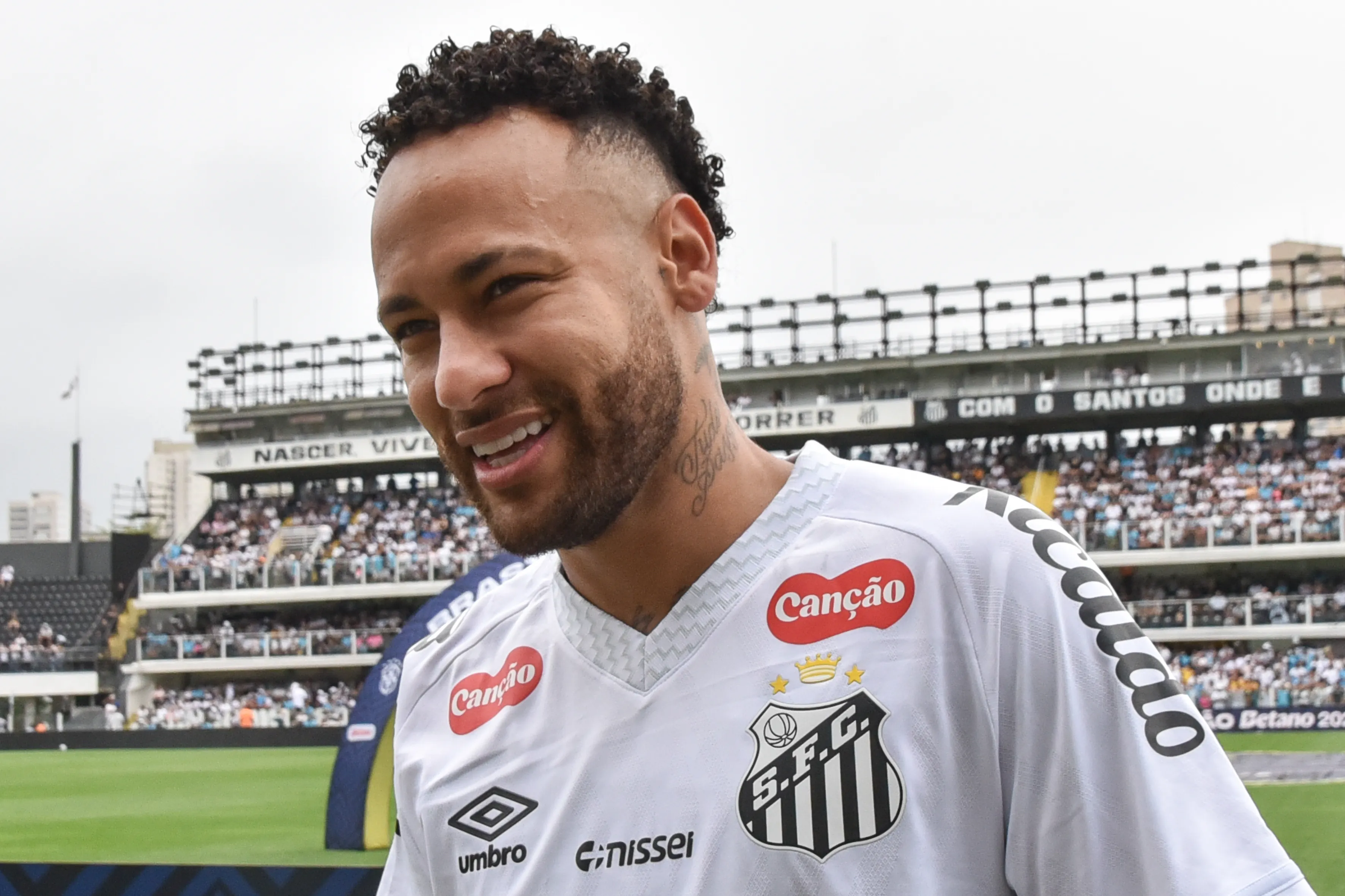 Neymar esteve de volta no empate com Fortaleza. Foto: Jota Erre/AGIF