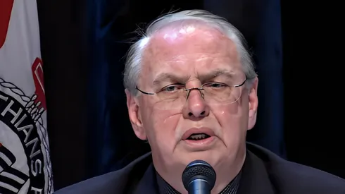 Osmar Stabile durante entrevista no Parque São Jorge. Foto: Reprodução/YouTube Corinthians TV.