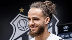 Bilal Brahimi, atacante argelino do Santos