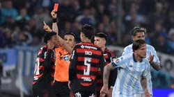 Momento da expulsão de Plata, contra o Racing. Foto: Marcelo Endelli/Getty Images