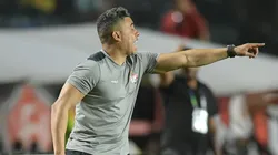 Jair Ventura, técnico do Vitoria, projetou duelo contra o Botafogo. Foto: Jhony Pinho/AGIF