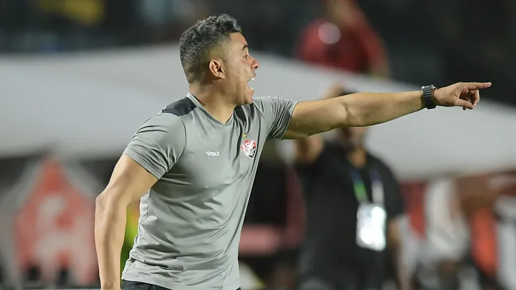 Jair Ventura, técnico do Vitoria, projetou duelo contra o Botafogo. Foto: Jhony Pinho/AGIF