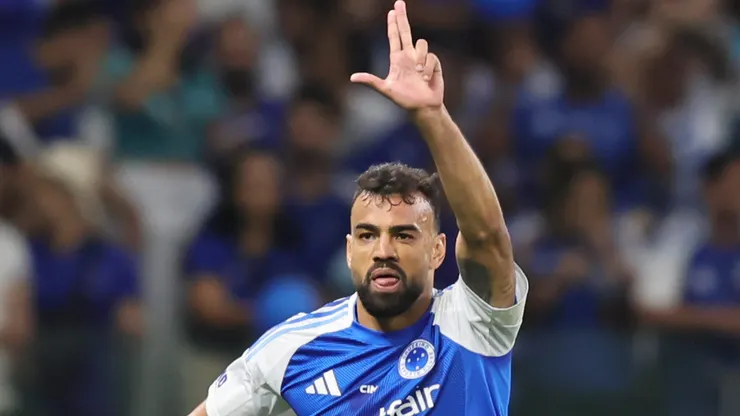Fabricío Bruno marcou o gol da vitória do Cruzeiro diante do Grêmio, em Porto Alegre